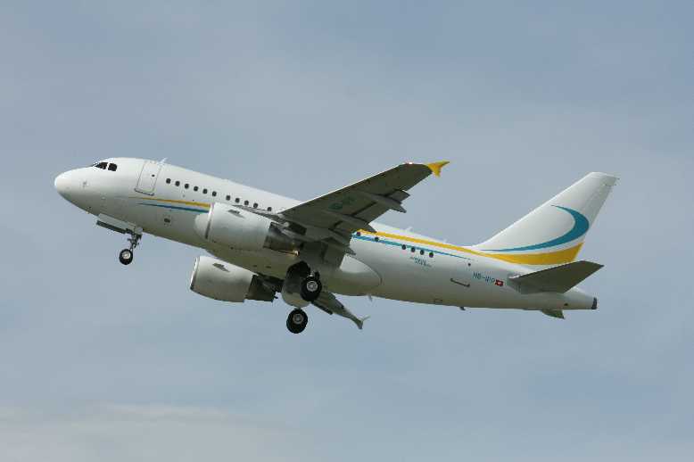 A318-Elite_de_Comlux.JPG