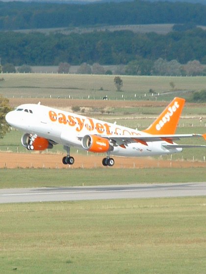 03-A319-easyJet-07.JPG